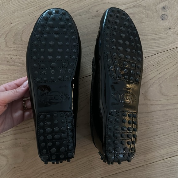 Tod’s Patent Leather Driving Moccasin - Picture 4 of 6